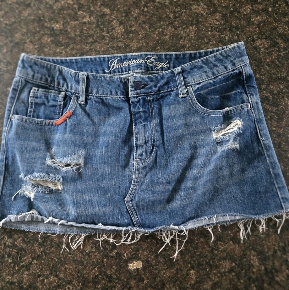VintageAmerican Eagle Live Your Life Y2K Blue Jean Mini Skirt Distressed Sz 12